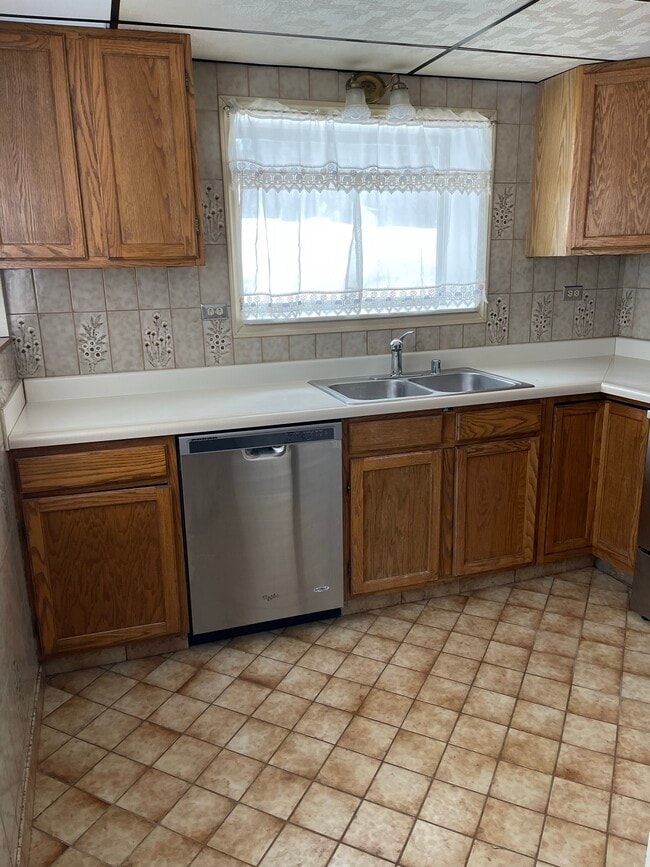 Dishwasher - 448 Aurora Dr