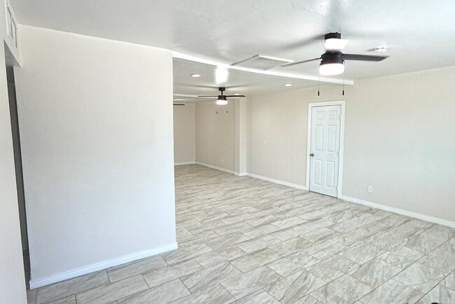 Photo - 8102 N 30th Dr (Phoenix, AZ) Apartment