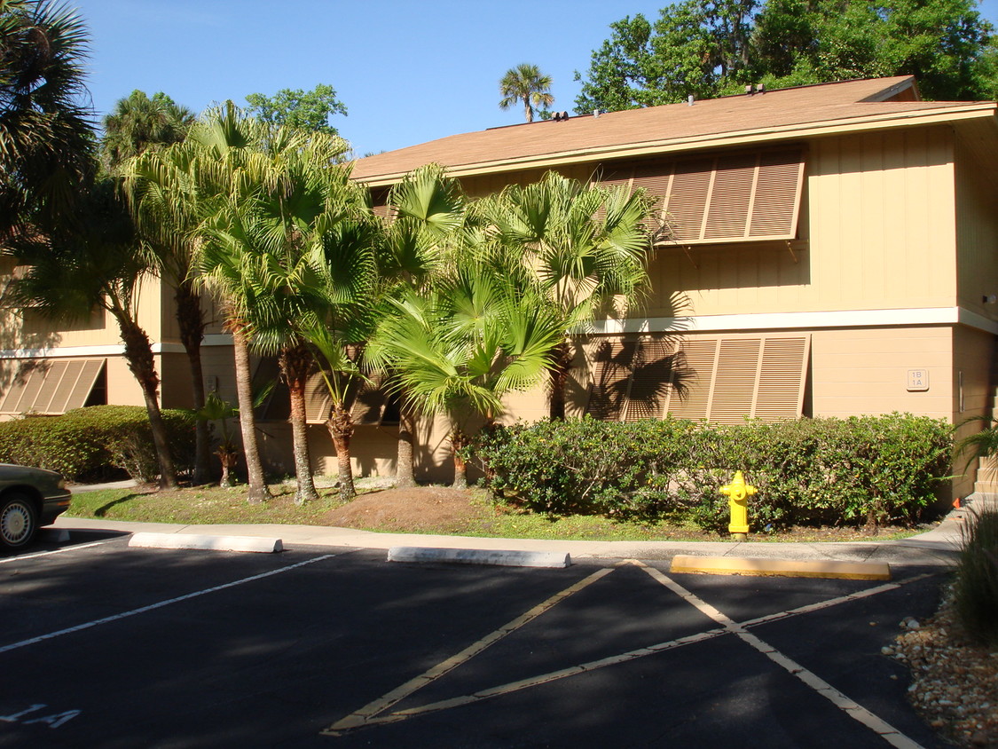 2 BEDROOM FIRST FLOOR CONDO - 130 Jasmine Woods Ct