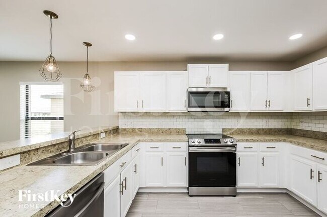 Building Photo - 354 Shadow Lakes Dr