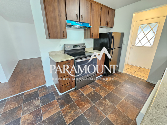 Building Photo - Tucked Away 3 Bedroom Duplex in Port Orchard