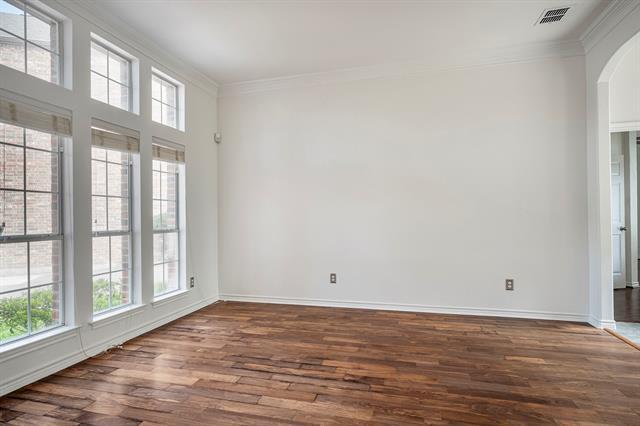 Foto del edificio - 6324 Park Meadow Ln
