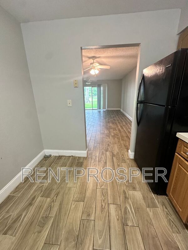 Building Photo - 4209 S. Semoran Blvd