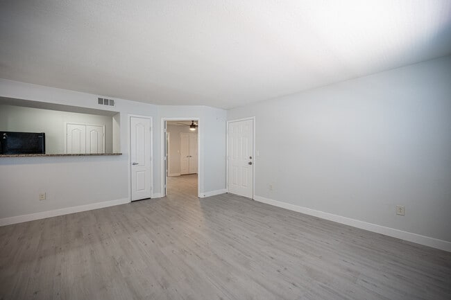 Building Photo - 5055 W Hacienda Ave