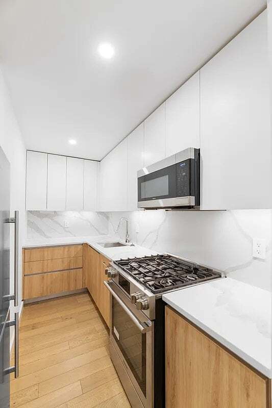 Building Photo - 227 E 59th St