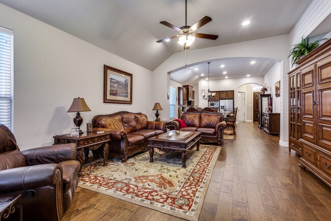 Foto del edificio - 2204 Yorktown Dr