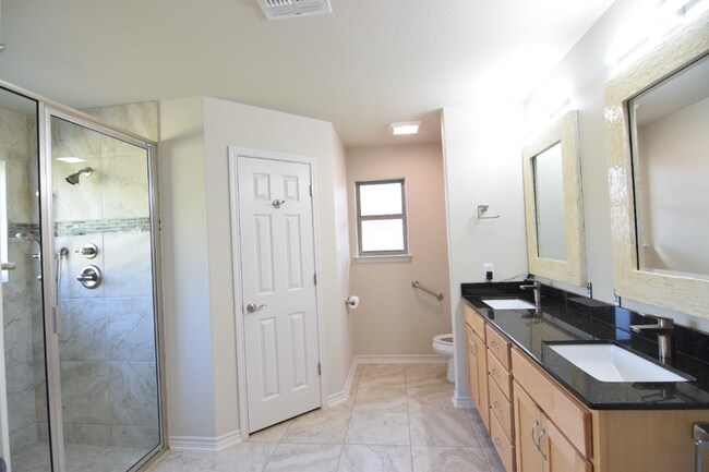 Foto del edificio - 12833 Summit Trail