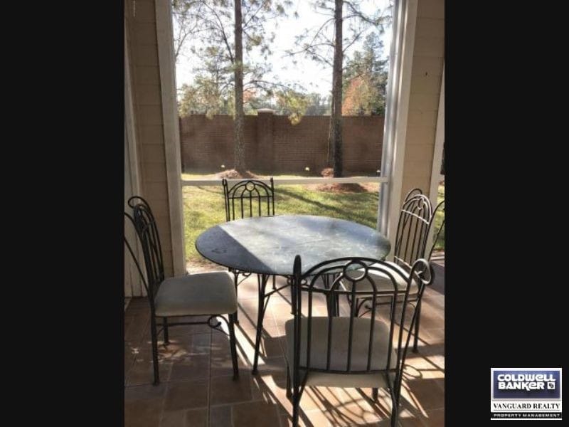 Building Photo - Furnished - Maintenance Free Living