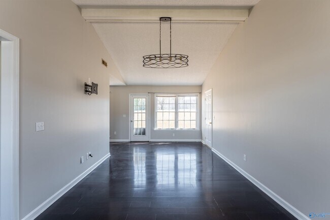 Building Photo - 107 Bridgestone Dr NE