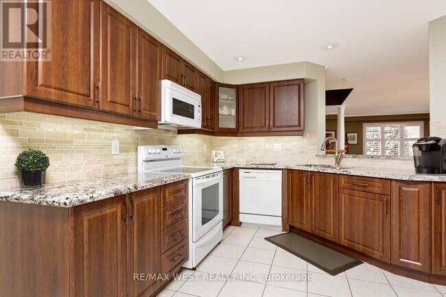 Building Photo - 66 Manley Ln