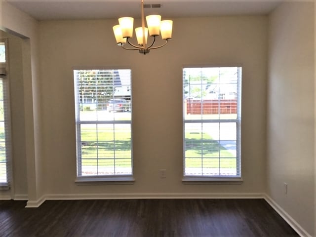 Foto del edificio - 1425 Gemstone Blvd