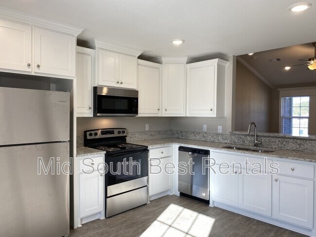 Building Photo - 128 Finch Rd