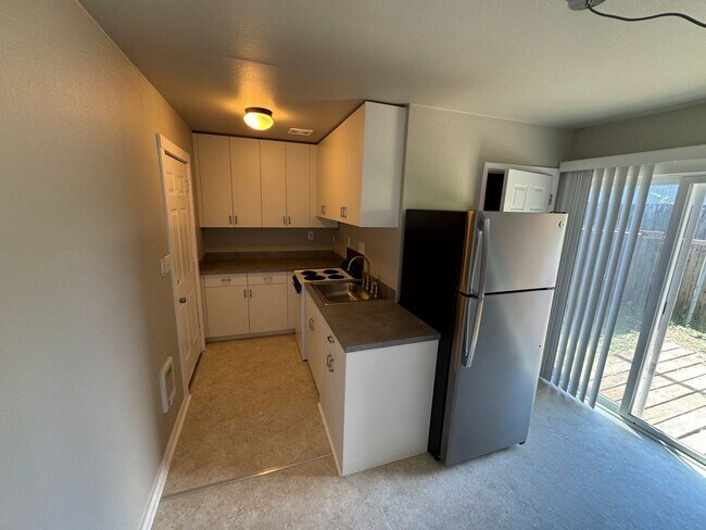 Building Photo - Studio Apartment in Whiteaker