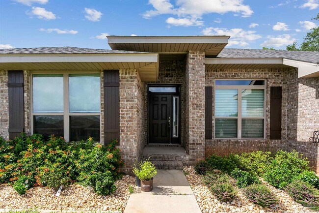 Foto del edificio - 5739 Burr St