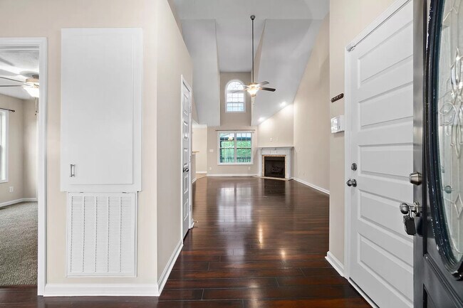 Entry - 1516 Tylertown Rd