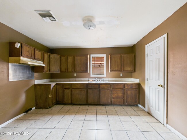 Building Photo - 308-302 12th St