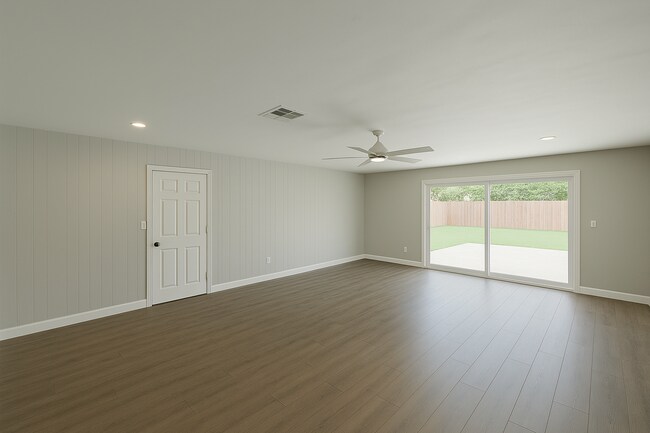 Foto del edificio - Live Just Minutes from Campus with Scenic ...