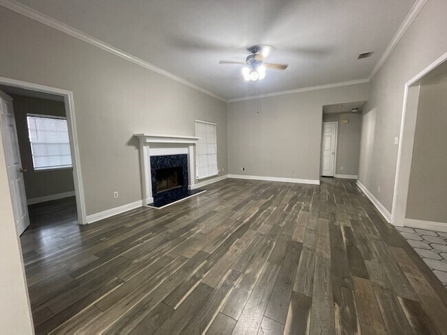 Foto del edificio - 3426 Sterling Dr