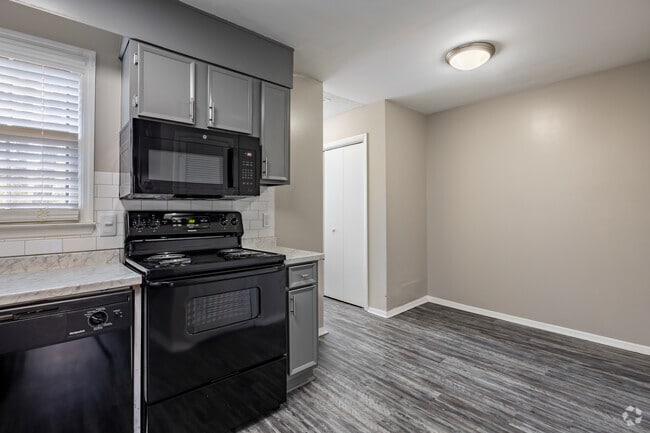 1HAB, 1.5BA - 870ft² - Skylar Pointe Apartments