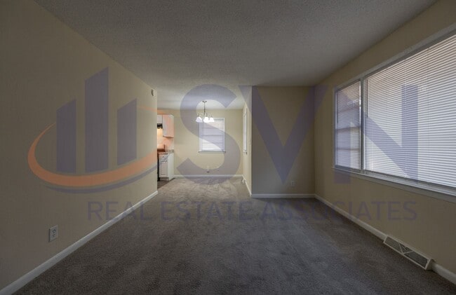 Foto del edificio - 3-Bedroom Home with Modern Touches