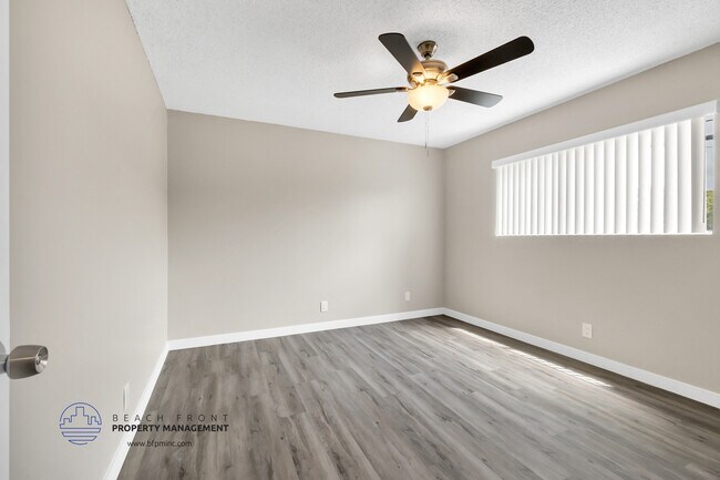 Foto del edificio - 15205 Raymond Ave