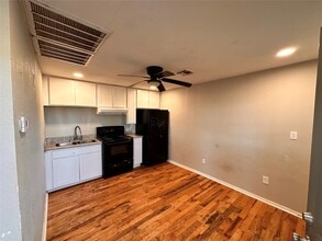 Building Photo - 2716 Hill Ave