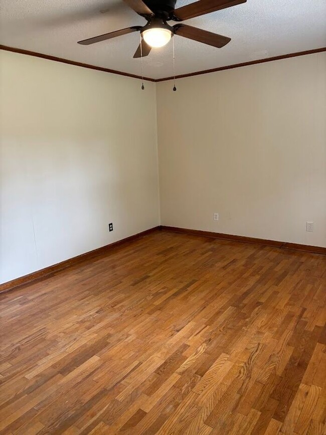 Foto del edificio - 4043 S Main St