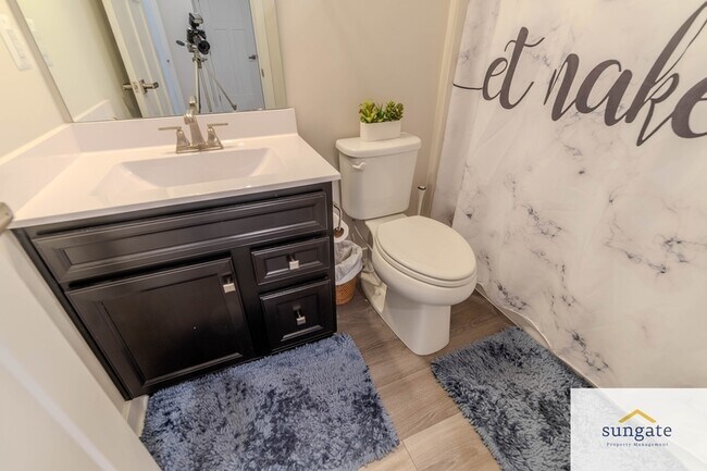 Foto del edificio - 100 Matisse Pl