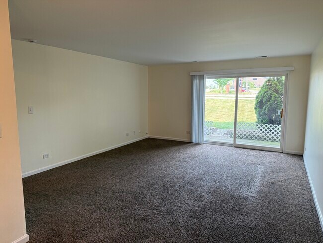 Building Photo - 2600 Brookwood Way Dr