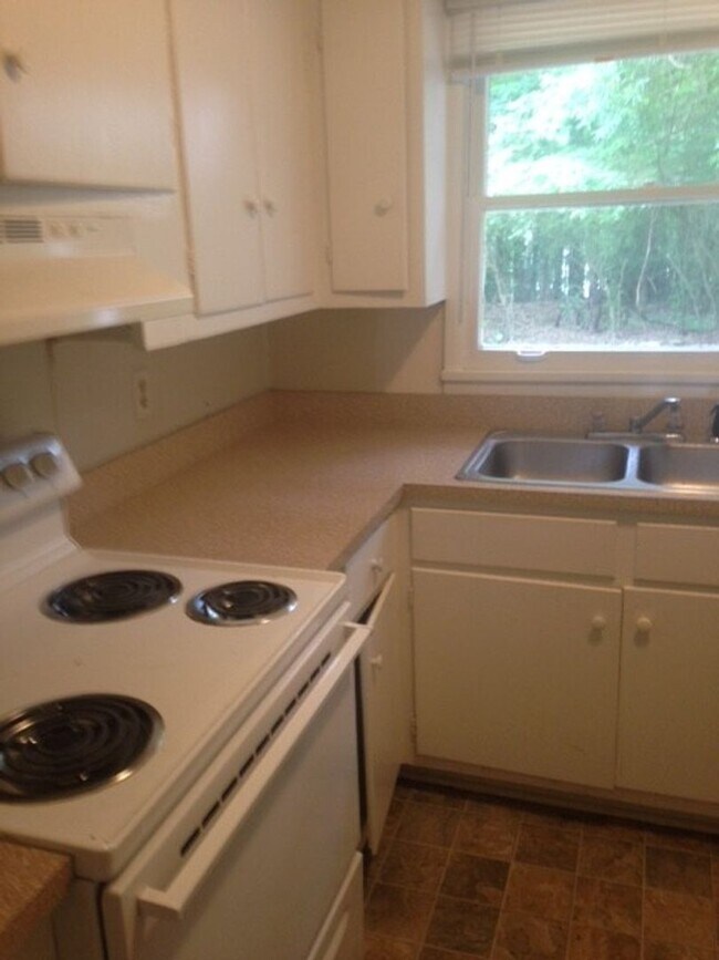 Building Photo - Chapel Hill / 3BR Taylor St. House AVAILABLE