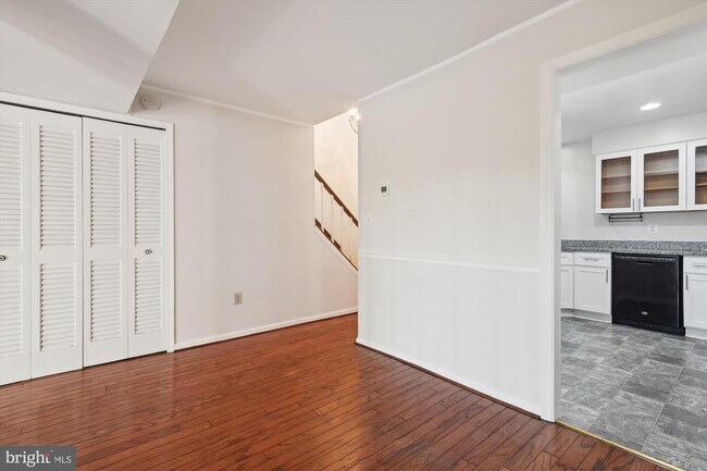 Building Photo - 2807-C S Woodrow St