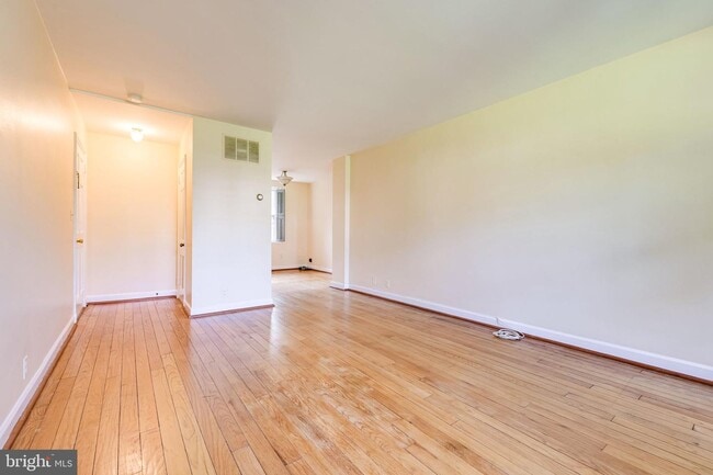 Building Photo - 3369 S Stafford St