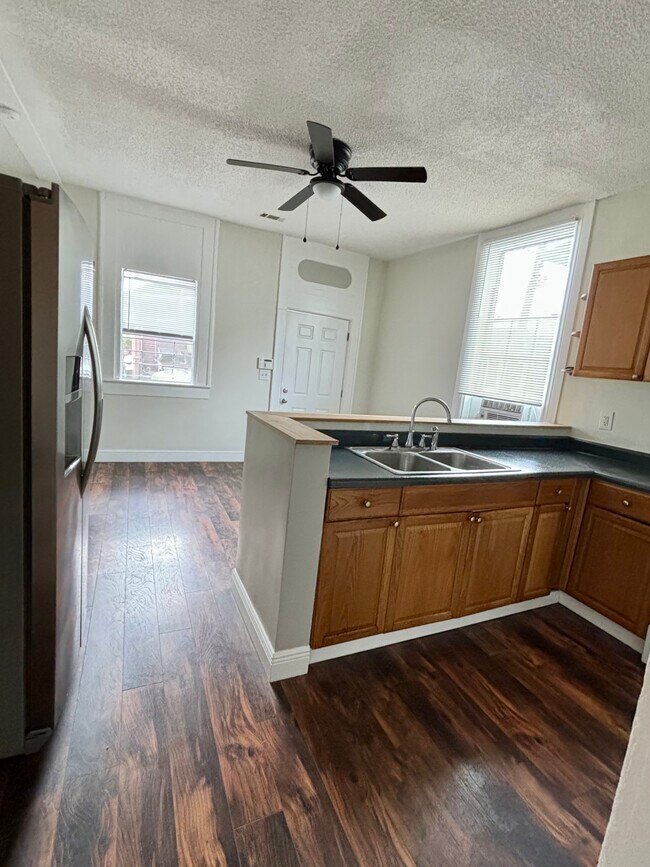Bright kitchen, with spacious SS stainless fridge - 2423 St Ann St