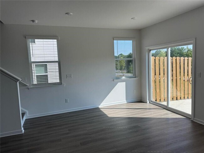 Building Photo - 257 Kenoot Dr