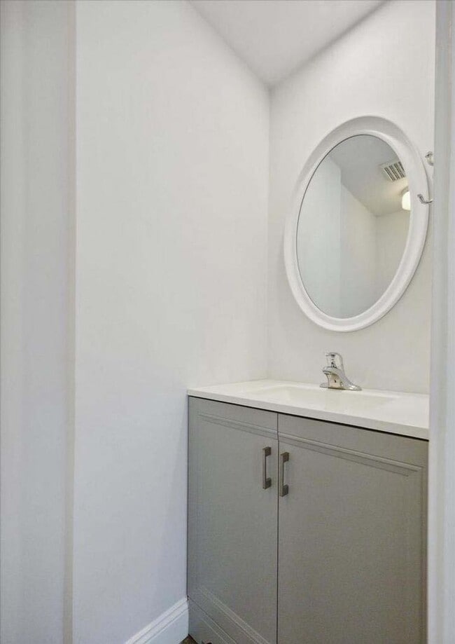 Foto del edificio - right and spacious 4-bedroom