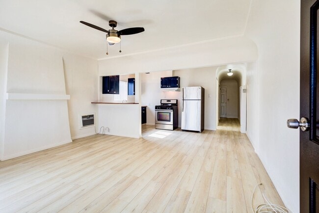 Foto del edificio - 3659 6th Ave