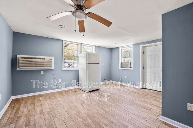 Foto del edificio - 2169 Eleanor Dr