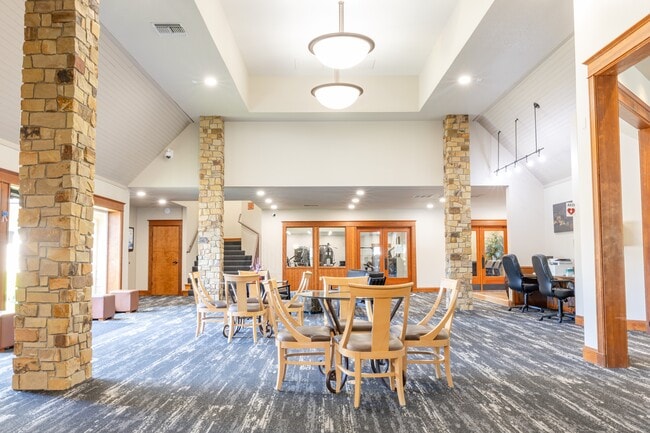 Building Photo - Mission Hills Luxury Apartments