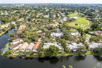 Building Photo - 9881 Fairway Cove Ln