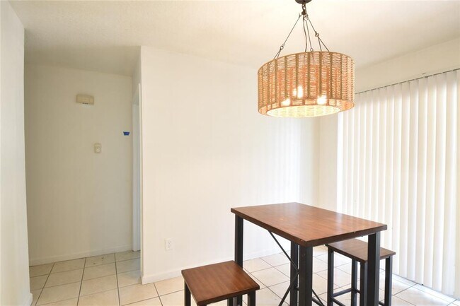 Building Photo - 5700 Encinal Cove