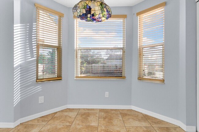 Building Photo - 8102 Country Run Pky