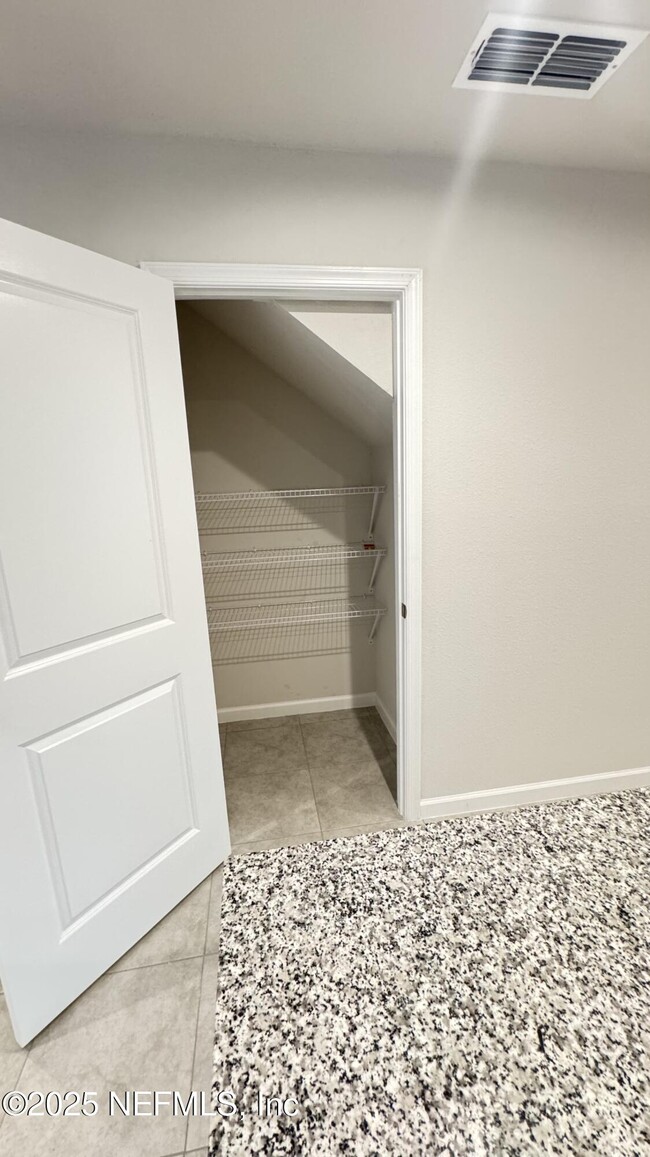 Foto del edificio - 7176 Luminary ln
