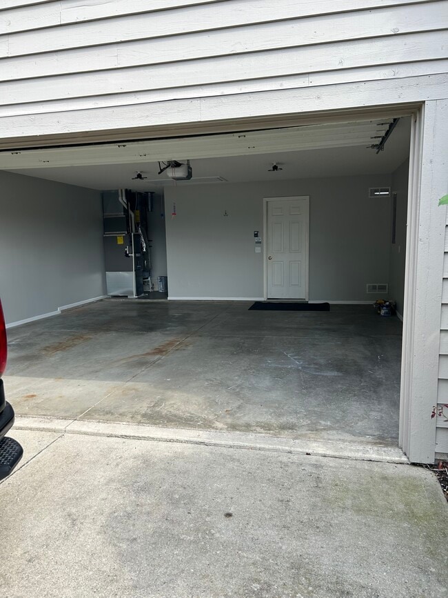 Building Photo - 1431 Shingle Oak Pointe