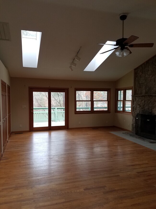 Foto del edificio - 53 Astoria Ln