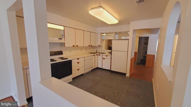 Foto del edificio - 2211 Woodbox Ln