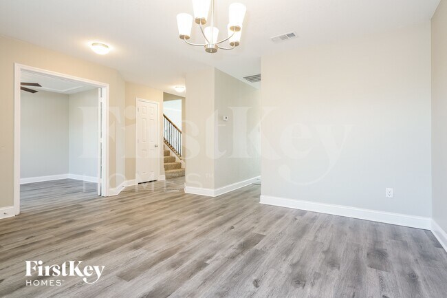 Building Photo - 101 Sycamore Cir