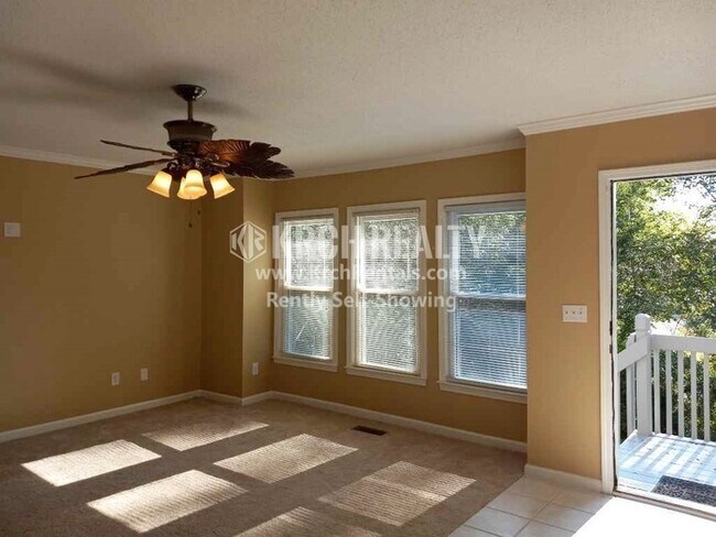 Foto del edificio - Beautiful 3-Bed, 2-Bath Home Offers Tons o...