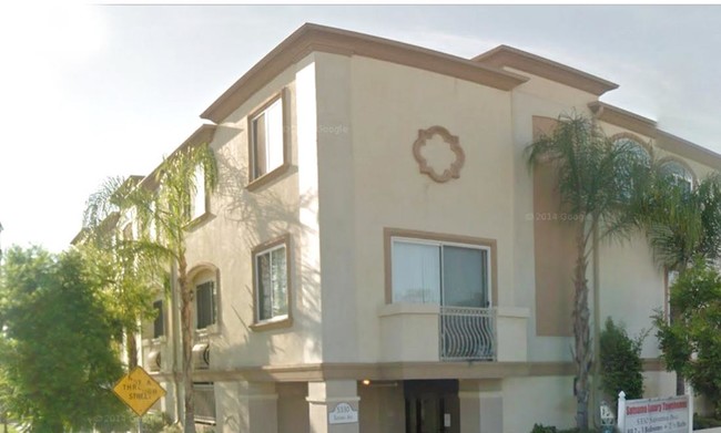 Building Photo - Satsuma Townhomes