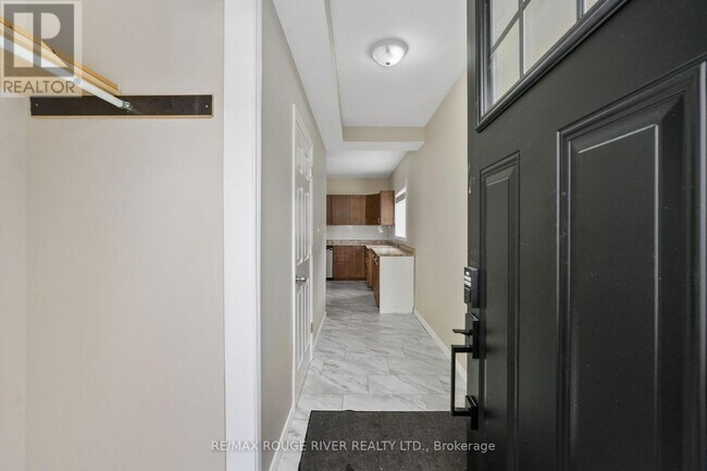 Photo du bâtiment - 7 University Ave E