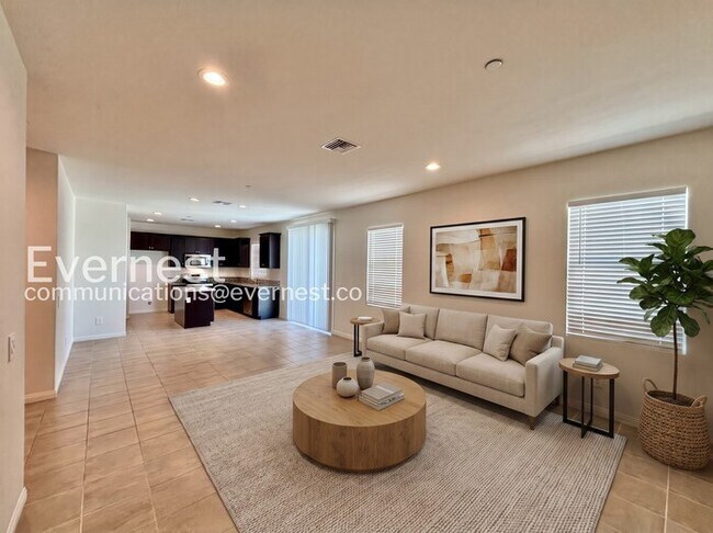 Foto del edificio - 4 Bed/3 Bath Home with Fenced Yard & Garage / Vouchers Accepted / Available Now!